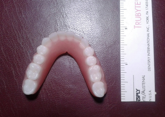 Lower denture acrylic, small, bleach, false teeth