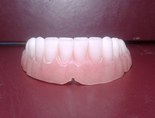 Lower denture acrylic, small, bleach, false teeth
