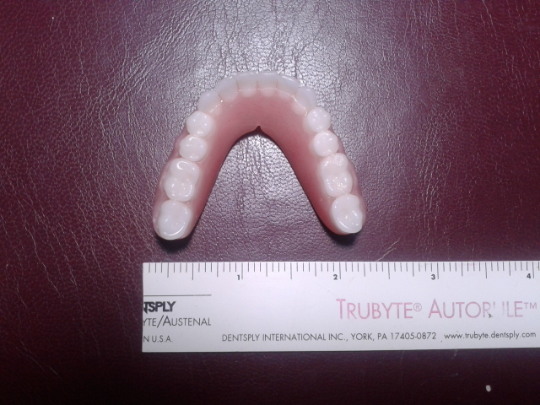 Set of acrylic dentures, small, false teeth
