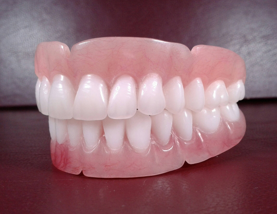 Set of acrylic dentures, medium, bleach, false teeth