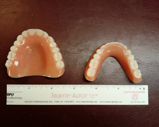 Set of acrylic dentures, medium, false teeth