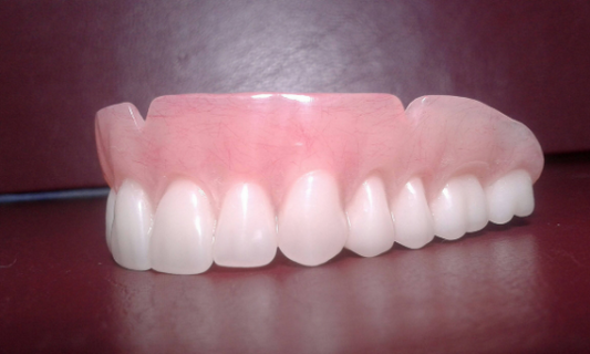 Upper acrylic denture, small, false teeth