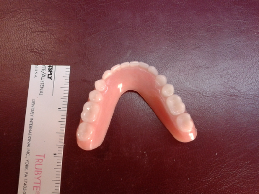 Ultra-thin lower denture, false teeth