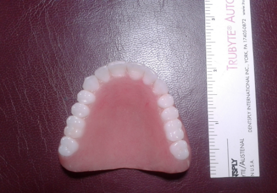 Set of acrylic dentures, small, false teeth