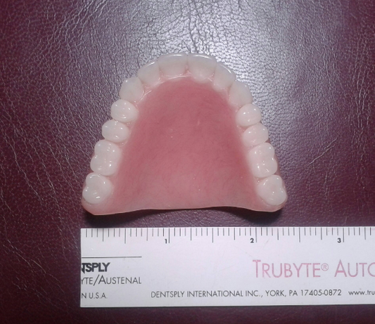 Upper acrylic denture, small, false teeth