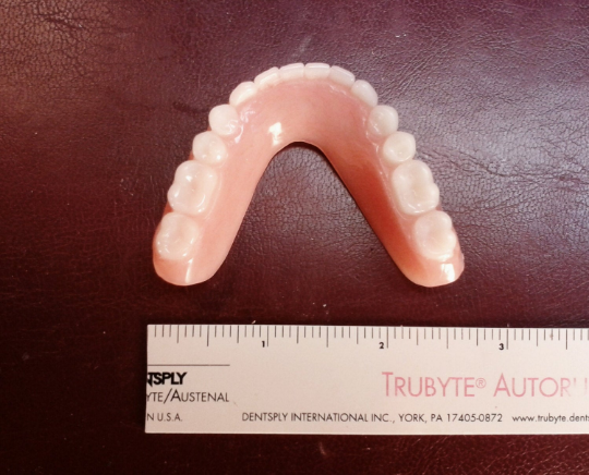 Lower denture acrylic, medium, false teeth