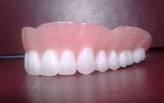 Upper acrylic denture, small, bleach, false teeth