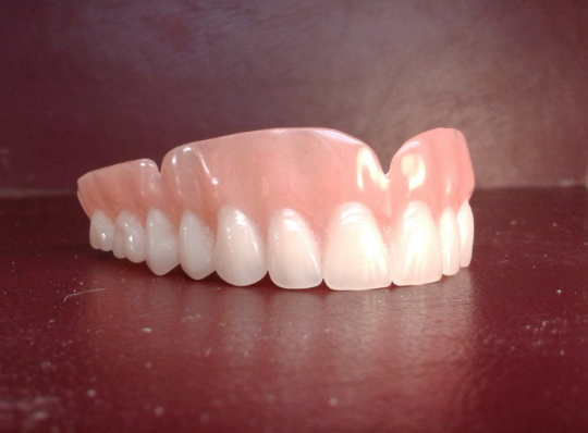 Upper acrylic denture, medium, false teeth – Russell Klein Dentures