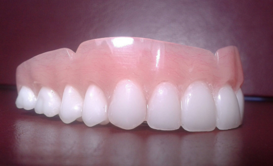 Upper acrylic denture, large, bleach, false teeth