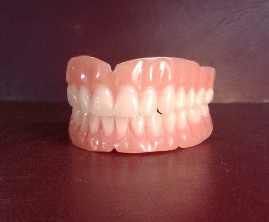 Set of acrylic dentures, medium, false teeth